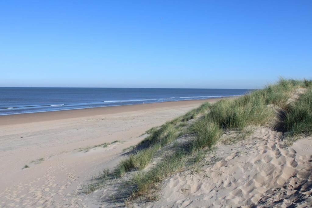 Schoon Sfeervol Souterrain Appartamento Katwijk aan Zee Esterno foto